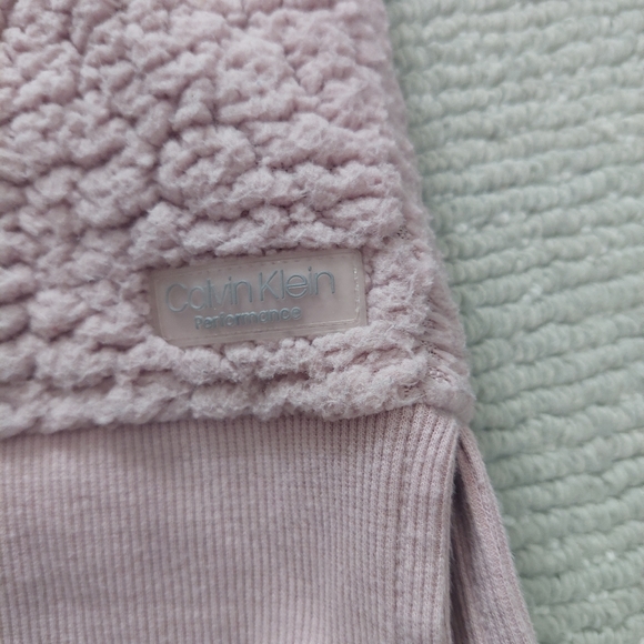 Calvin Klein cozy sweatshirt - Picture 2 of 9